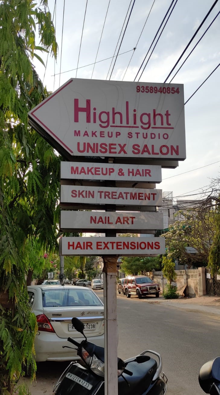 https://highlightmakeupacademy.in/assets/front/img/user/gallery/1714115526.jpeg
