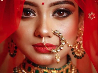 https://highlightmakeupacademy.in/assets/front/img/user/services/1756123510.png