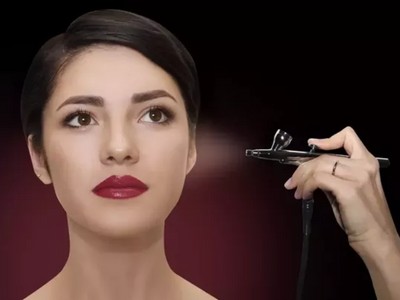 https://highlightmakeupacademy.in/assets/front/img/user/services/1756123559.png